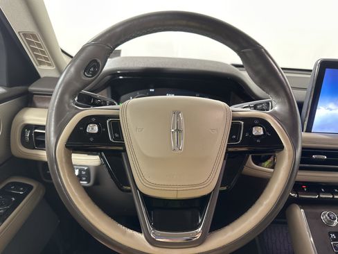 Used 2020 Lincoln Aviator Reserve w/ Equipment Group 202A image 11