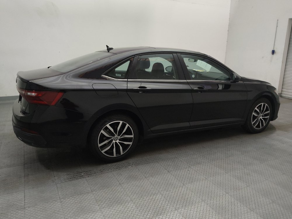 Used 2025 Volkswagen Jetta SE FWD image 11