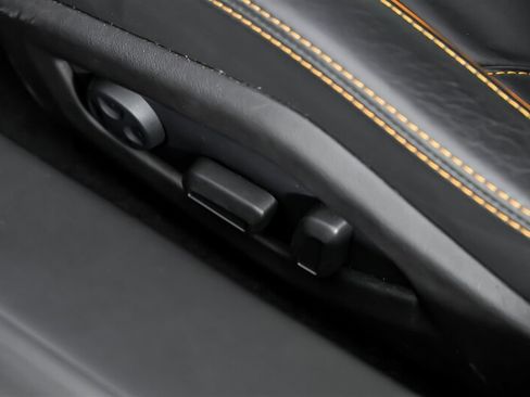 Used 2020 Lamborghini Huracan EVO RWD image 18