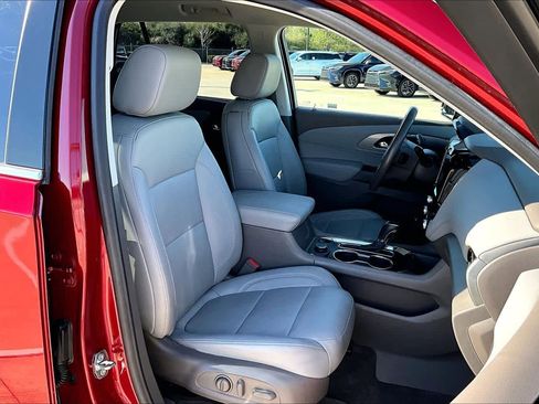 Used 2020 Chevrolet Traverse LT w/ LT Premium Package image 8