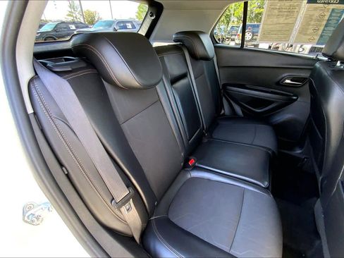 Certified 2022 Chevrolet Trax LT w/ Sport Edition image 34