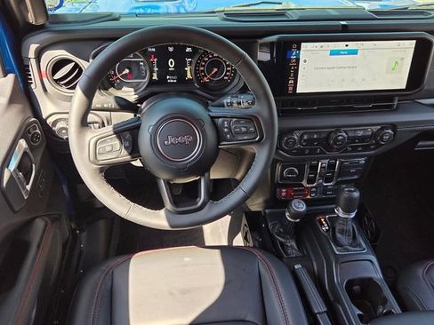 Used 2026 Jeep Wrangler Unlimited Rubicon AWD/4WD image 10