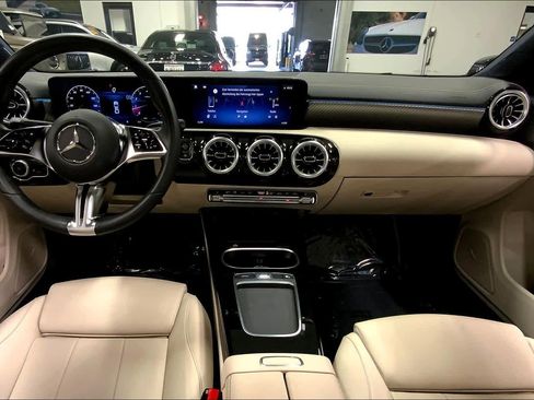Used 2025 Mercedes-Benz CLA 250 image 14