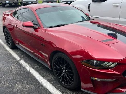 Used 2021 Ford Mustang GT Premium w/ GT Performance Package RWD image 3