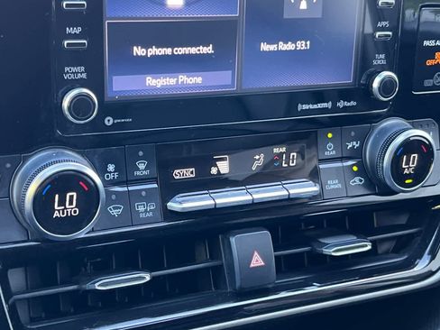 Certified 2022 Toyota Highlander XLE AWD/4WD image 23