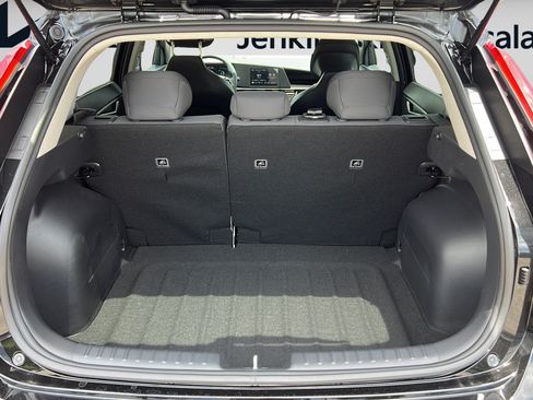New 2026 Kia Niro LX FWD image 10