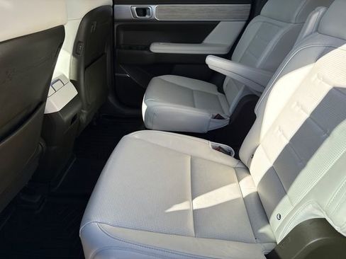 Used 2024 Hyundai Santa Fe Calligraphy image 18