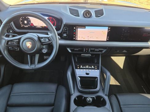 Certified 2025 Porsche Cayenne image 37