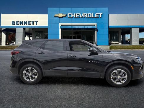 Used 2025 Chevrolet Blazer LT FWD image 8
