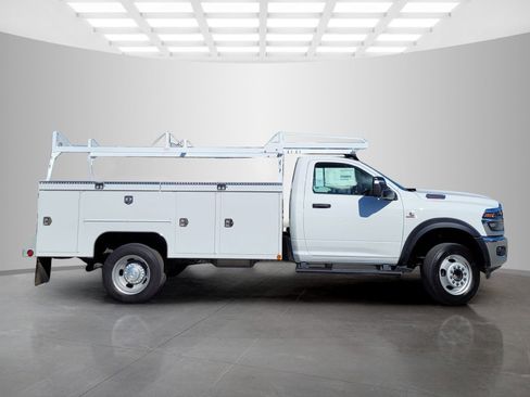 New 2026 RAM 5500 Tradesman w/ Chrome Appearance Group RWD image 3
