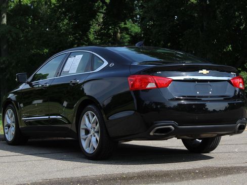 Used 2017 Chevrolet Impala Premier w/ Enhanced Convenience Package FWD image 5