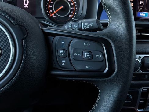 Used 2025 Jeep Wrangler Unlimited Sport AWD/4WD image 35