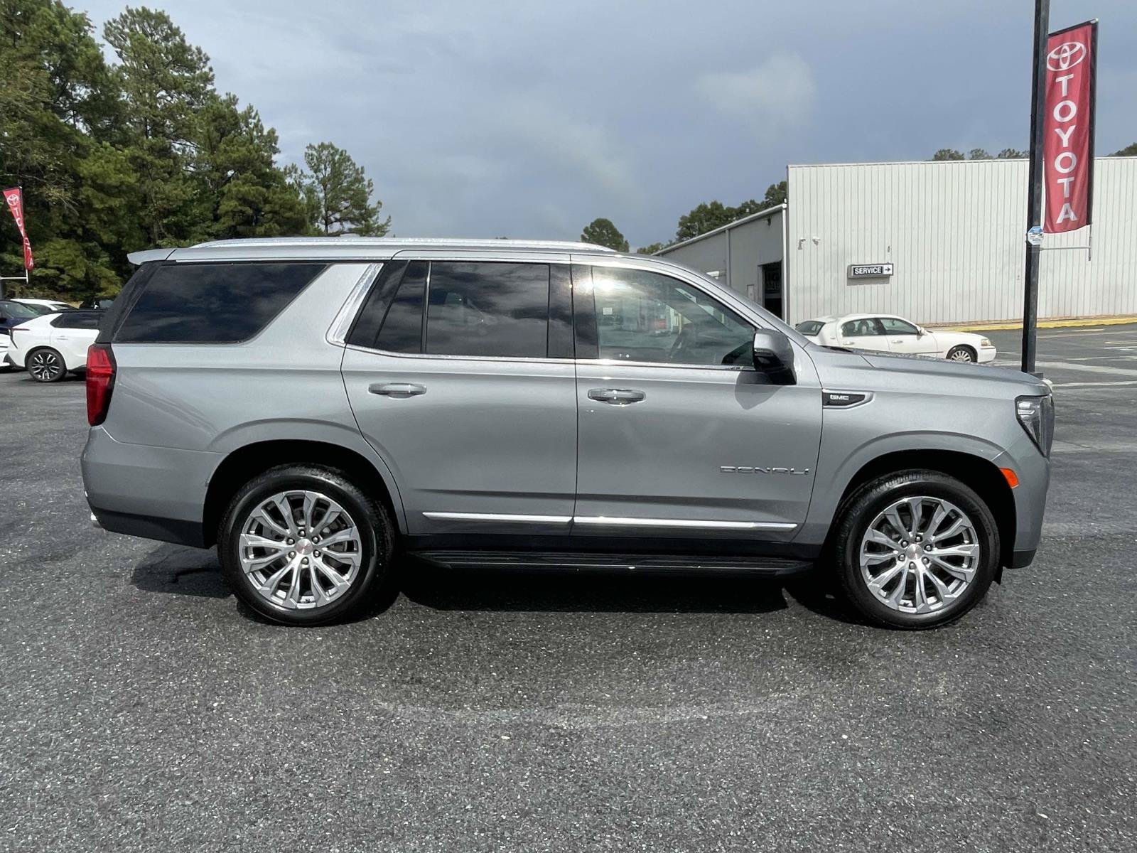 Used 2024 GMC Yukon Denali w/ Max Trailering Package AWD/4WD image 2