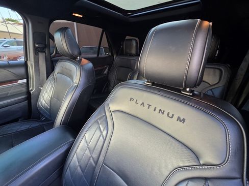 Used 2018 Ford Explorer Platinum AWD/4WD image 18