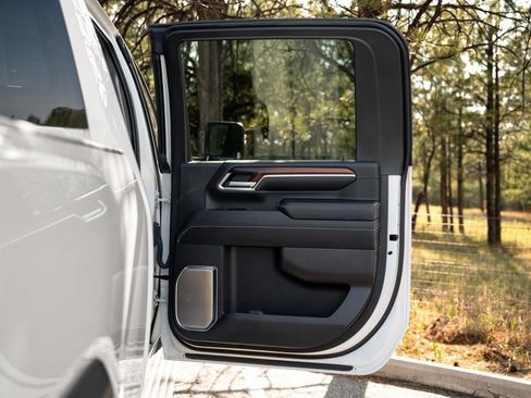 Used 2024 GMC Sierra 2500 Denali w/ Denali Reserve Package AWD/4WD image 31