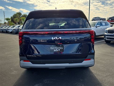 New 2026 Kia Carnival LXS image 7
