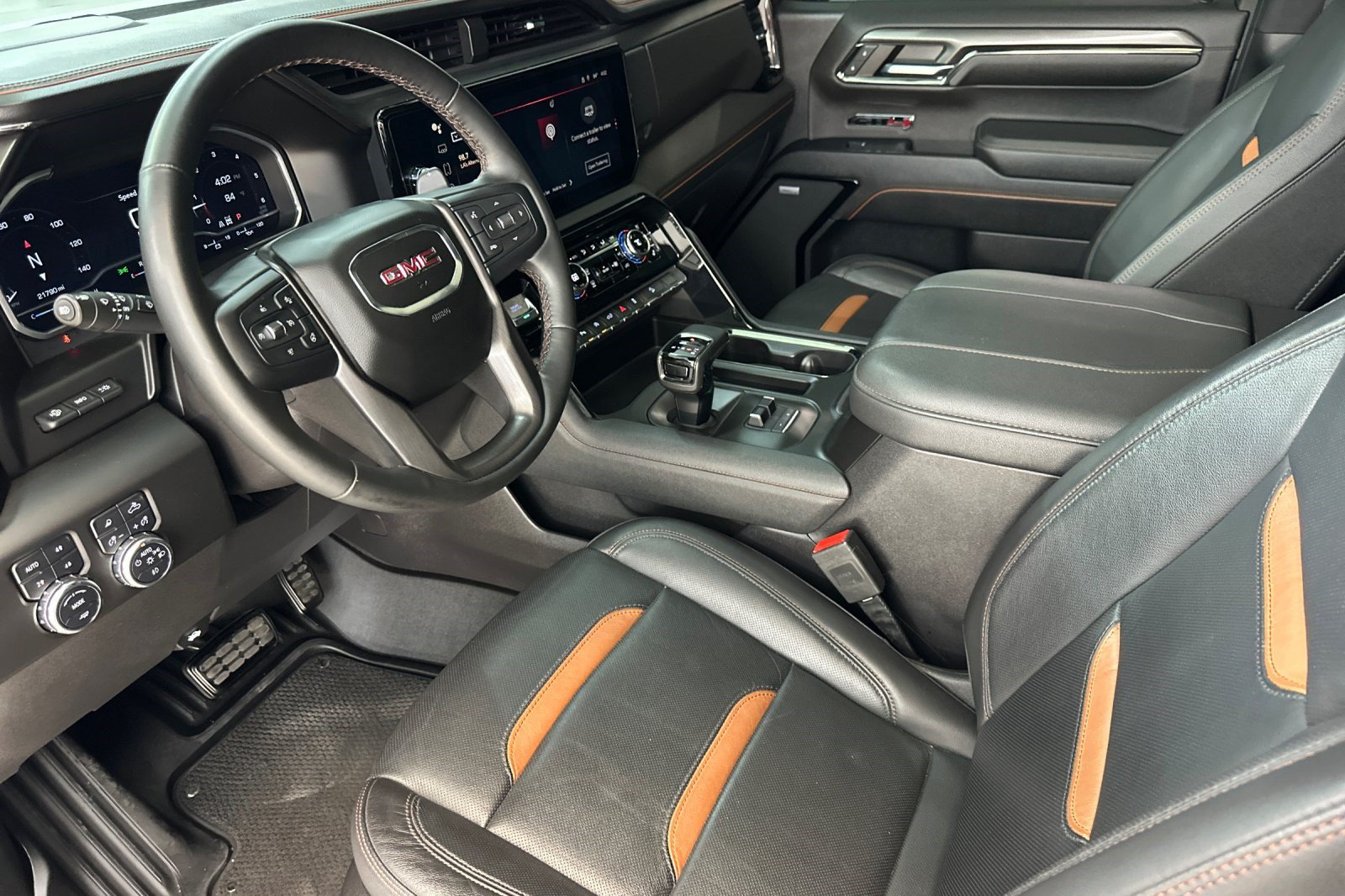 Used 2023 GMC Sierra 1500 AT4 w/ Technology Package AWD/4WD image 4