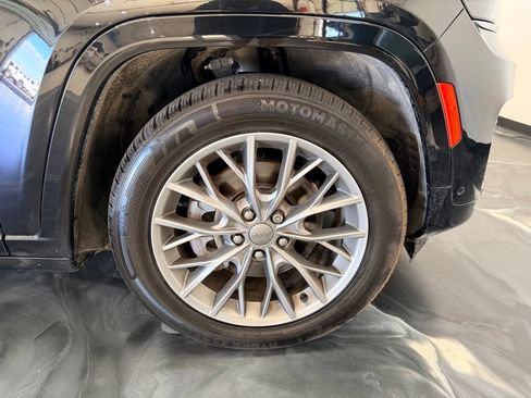 Used 2022 Jeep Grand Cherokee Summit w/ Luxury Tech Group V AWD/4WD image 26