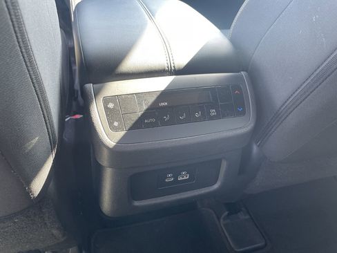 Used 2025 Nissan Pathfinder SV image 20