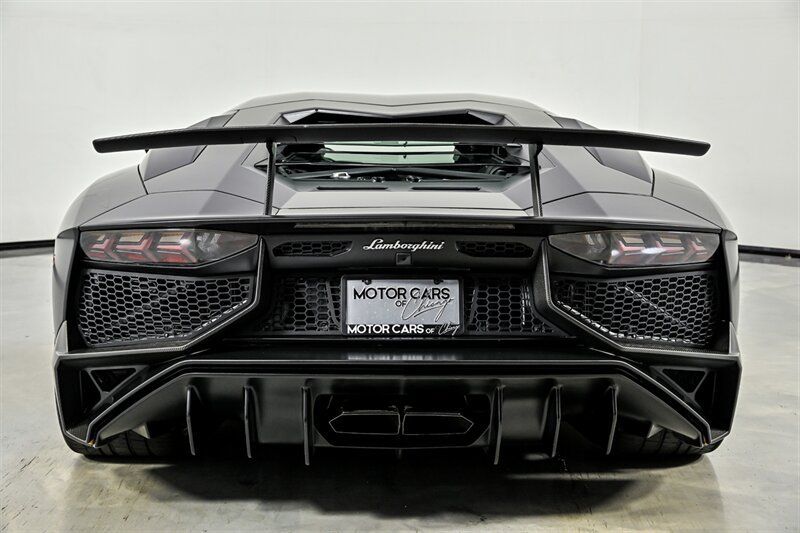 Used 2017 Lamborghini Aventador LP 750-4 Superveloce AWD/4WD image 8