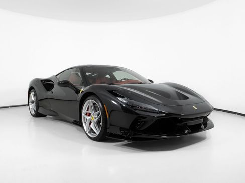 Used 2022 Ferrari F8 Tributo RWD image 11