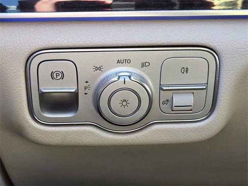 Used 2020 Mercedes-Benz GLE 350 image 23