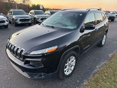 Used 2016 Jeep Cherokee Latitude image 3