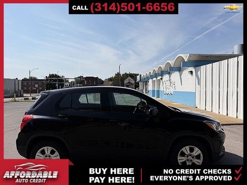 Used 2019 Chevrolet Trax LS FWD image 5