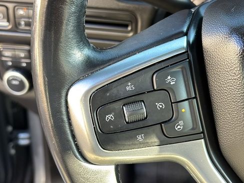 Used 2022 Chevrolet Suburban LT w/ LT Signature Package AWD/4WD image 16