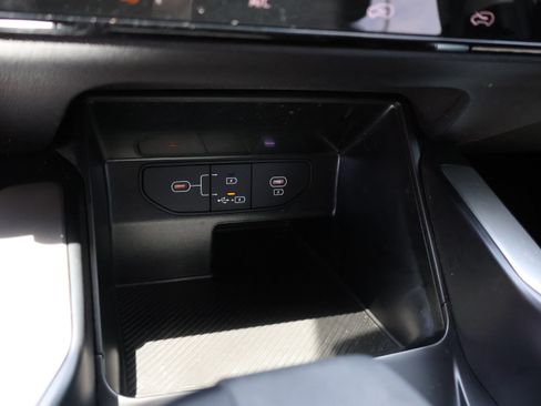 Used 2024 Kia Sorento LX FWD image 33