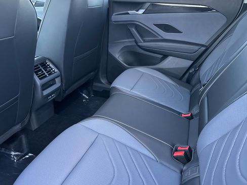 New 2026 Volkswagen Tiguan SE FWD image 12