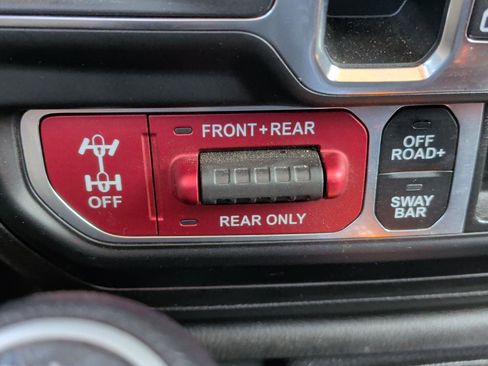 Used 2023 Jeep Wrangler Unlimited Rubicon image 12