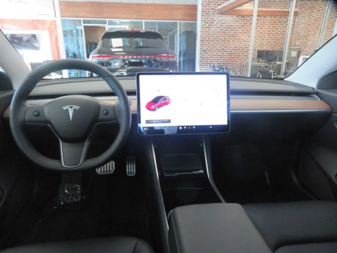 Used 2019 Tesla Model 3 Performance image 33