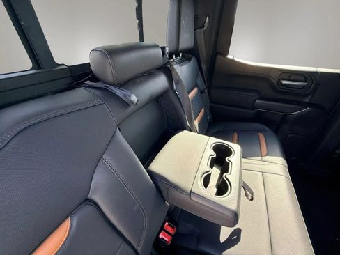 Used 2021 GMC Sierra 1500 AT4 w/ AT4 Premium Package AWD/4WD image 18