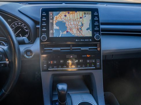 Used 2020 Toyota Avalon Touring image 21