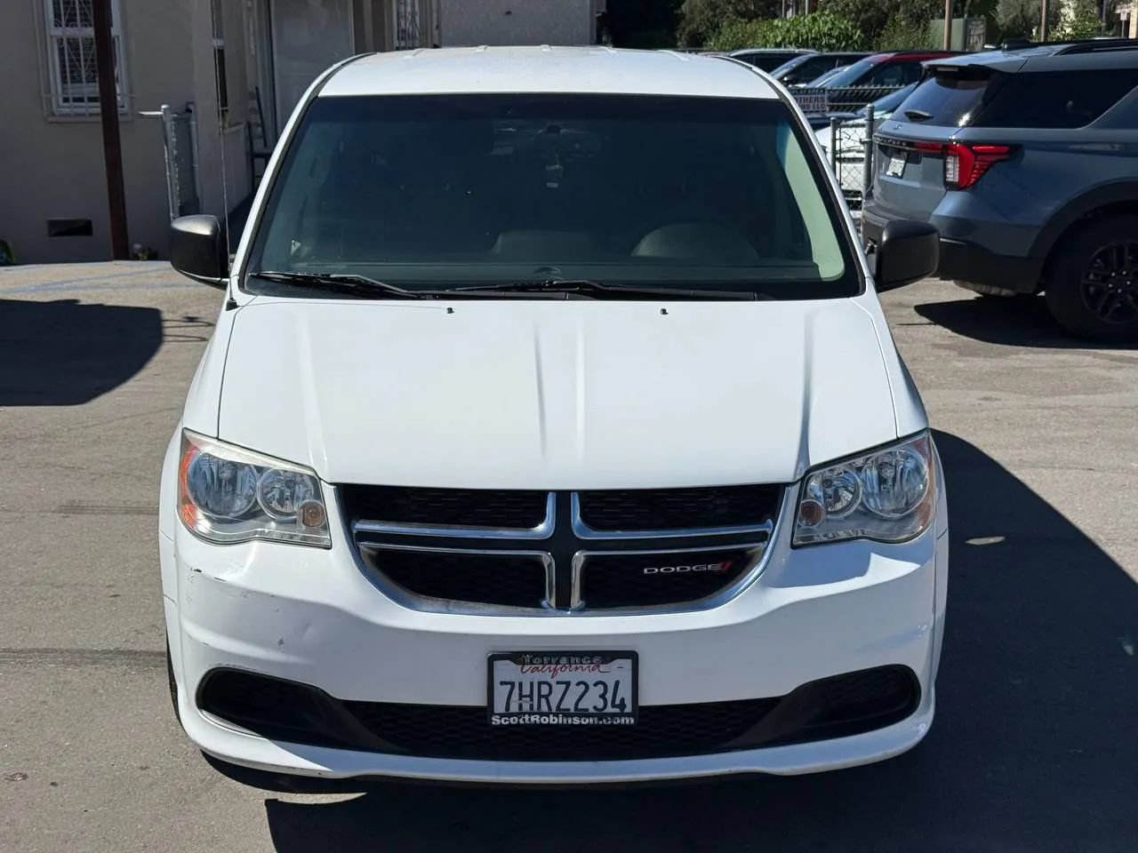 Used 2015 Dodge Grand Caravan American Value Package w/ UConnect Hands-Free Group FWD image 5
