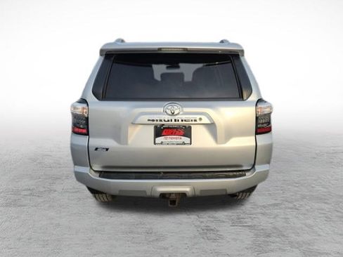 Used 2018 Toyota 4Runner SR5 Premium image 7