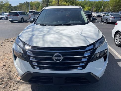 Used 2024 Nissan Rogue S image 3