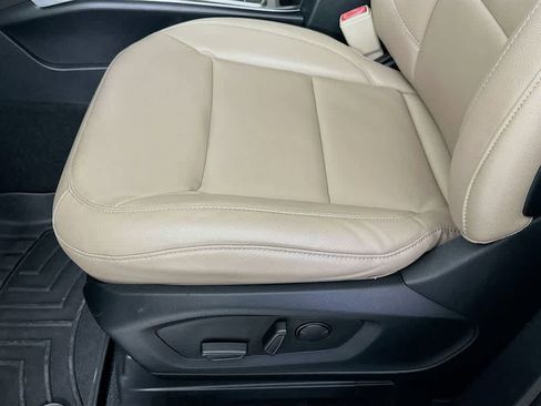 Used 2020 Ford Explorer XLT w/ Equipment Group 202A image 31