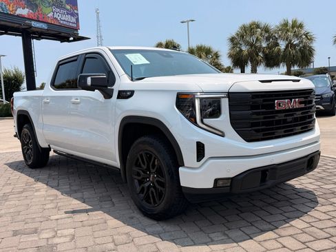 Used 2025 GMC Sierra 1500 Elevation w/ Preferred Package AWD/4WD image 7