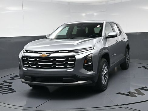 Used 2026 Chevrolet Equinox LT FWD image 11