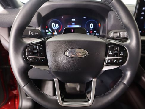 Used 2025 Ford Explorer Platinum w/ Ultimate Package image 3