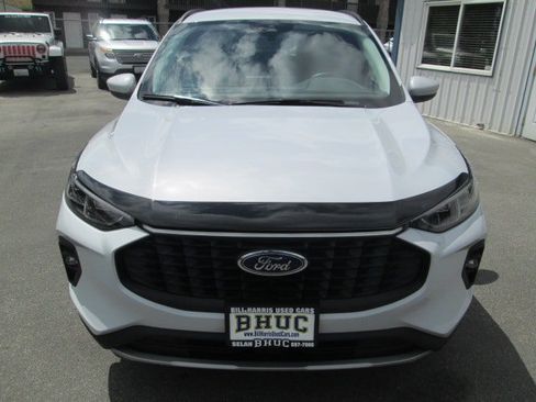 Used 2025 Ford Escape Platinum AWD/4WD image 2