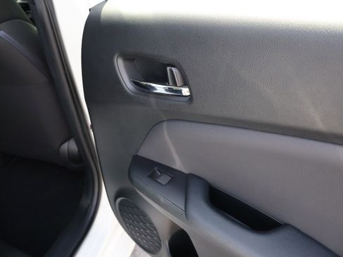 Used 2021 Toyota Prius L Eco FWD image 14