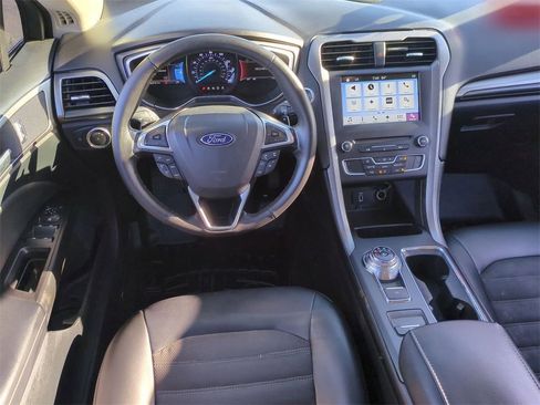Used 2017 Ford Fusion SE w/ Equipment Group 201A image 20