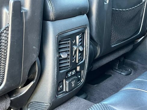 Used 2018 Jeep Grand Cherokee Overland AWD/4WD image 26