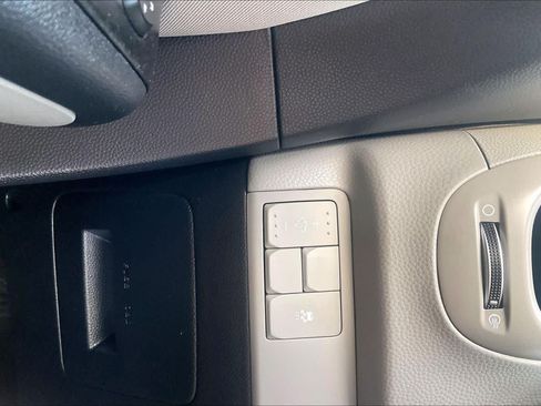 Used 2017 Kia Soul + FWD image 33