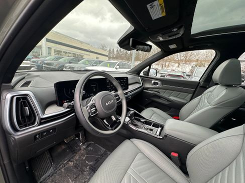 Used 2025 Kia Sorento SX Prestige w/ Sage Leather Package image 40