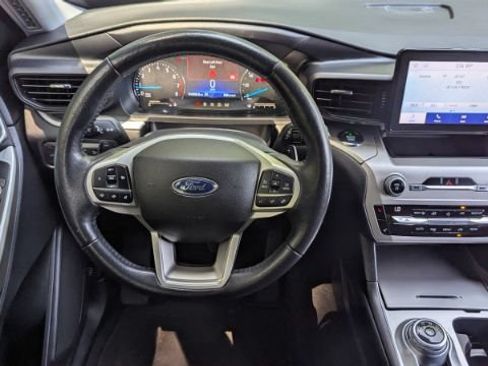 Used 2020 Ford Explorer XLT w/ Comfort Package AWD/4WD image 26