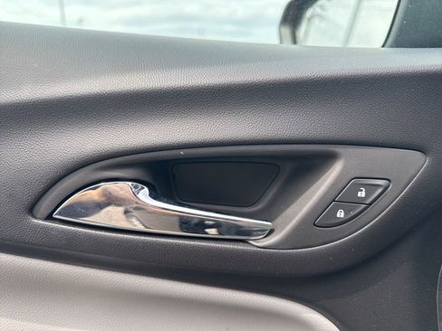 Used 2024 Chevrolet Equinox LS w/ LS Convenience Package FWD image 11